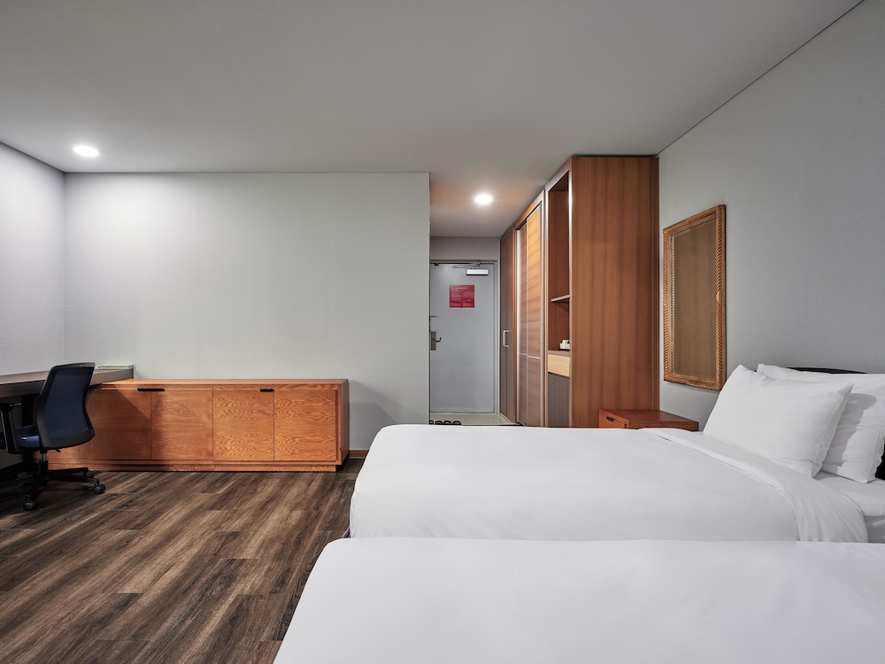 Ramada Hotel & Suites by Wyndham Seoul Namdaemun 28/61