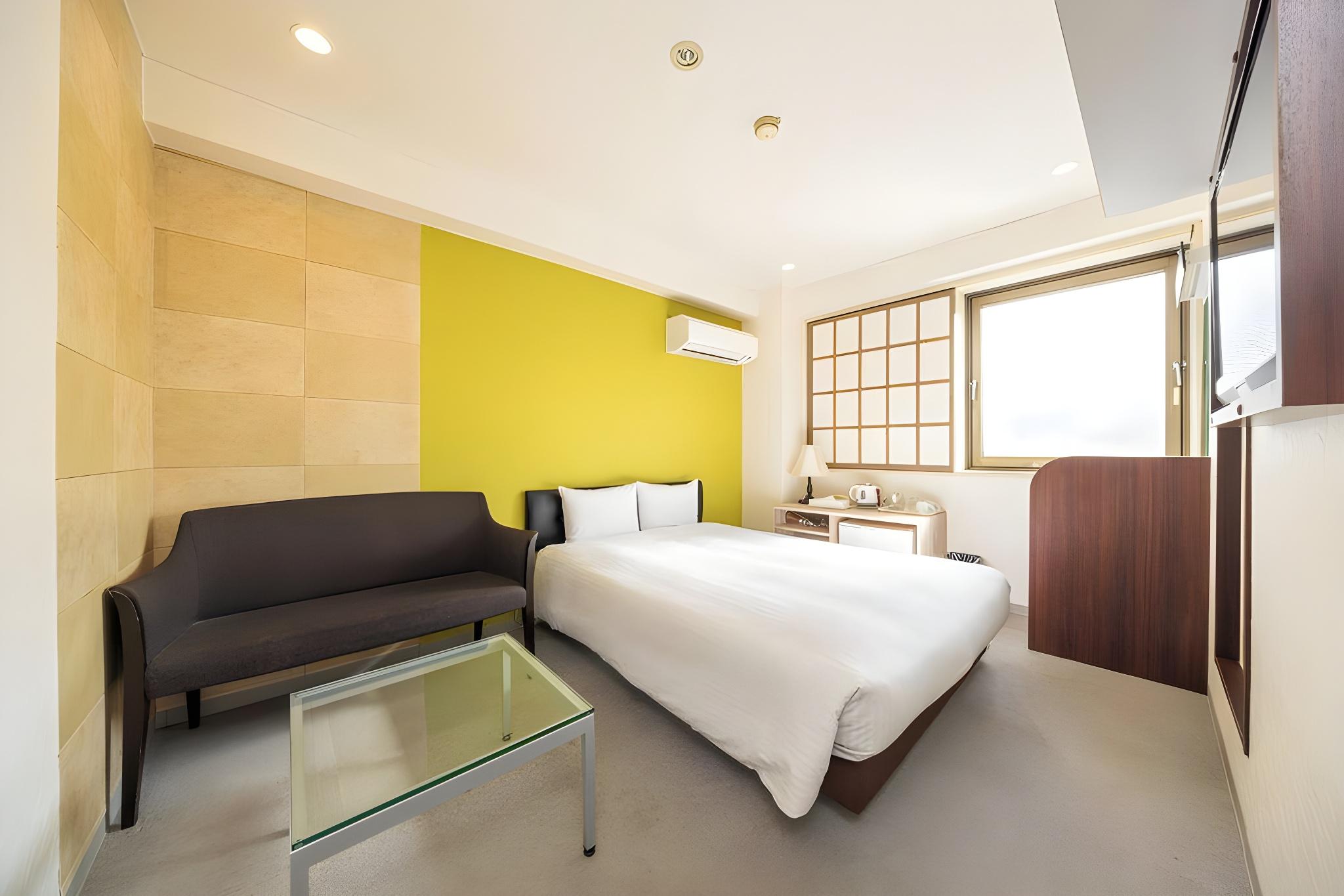 Design, Queen Bed, Bathtub