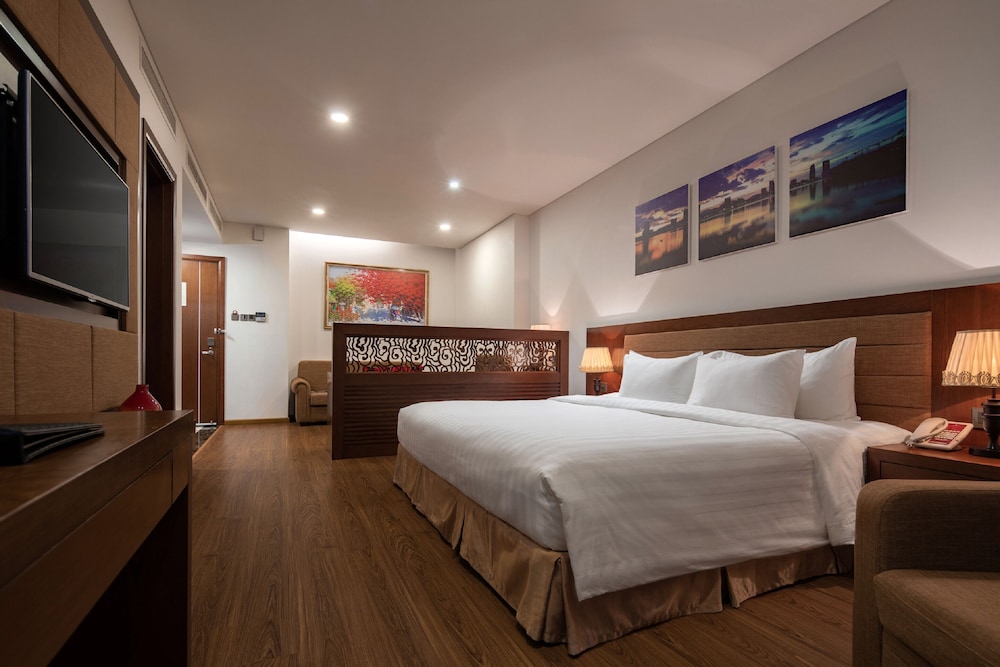 Gold Coast Hotel Resort & Spa 12/50