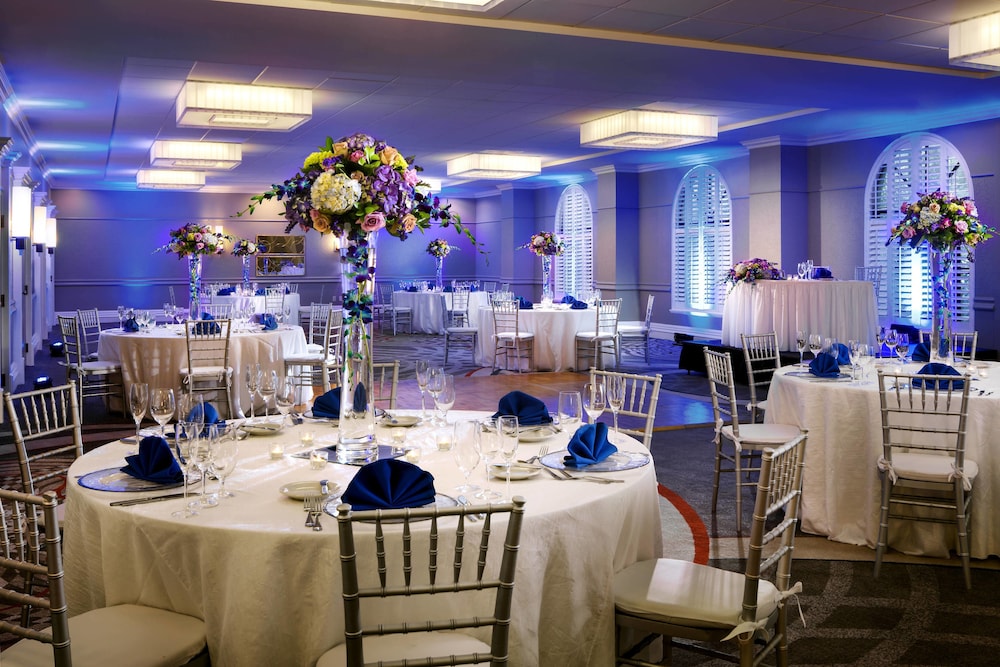 Sheraton Suites Cypress Creek Hotel 32/46