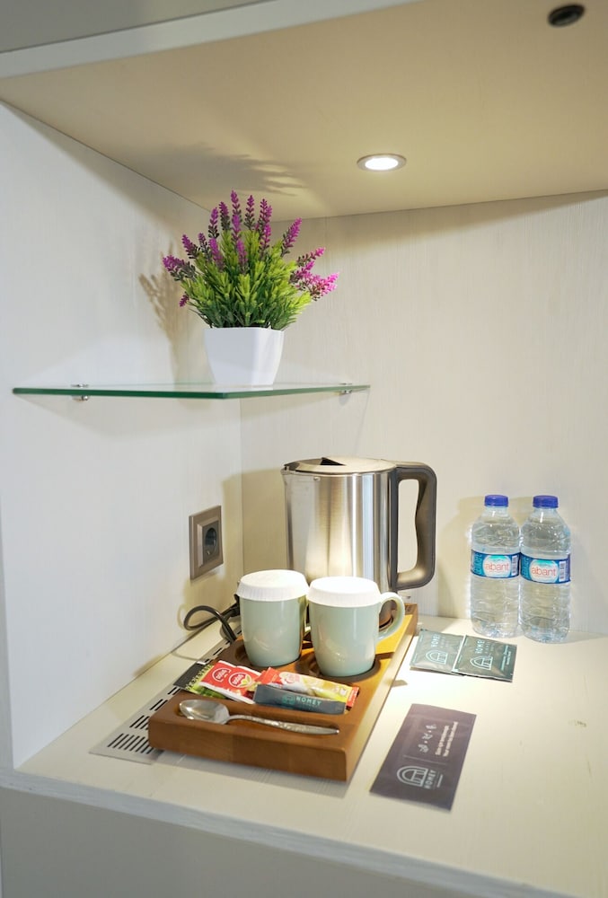 Homey Airport Hotel 10/50