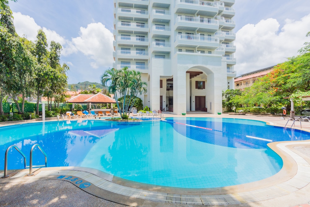 Waterfront Suites Phuket by Centara 9/76