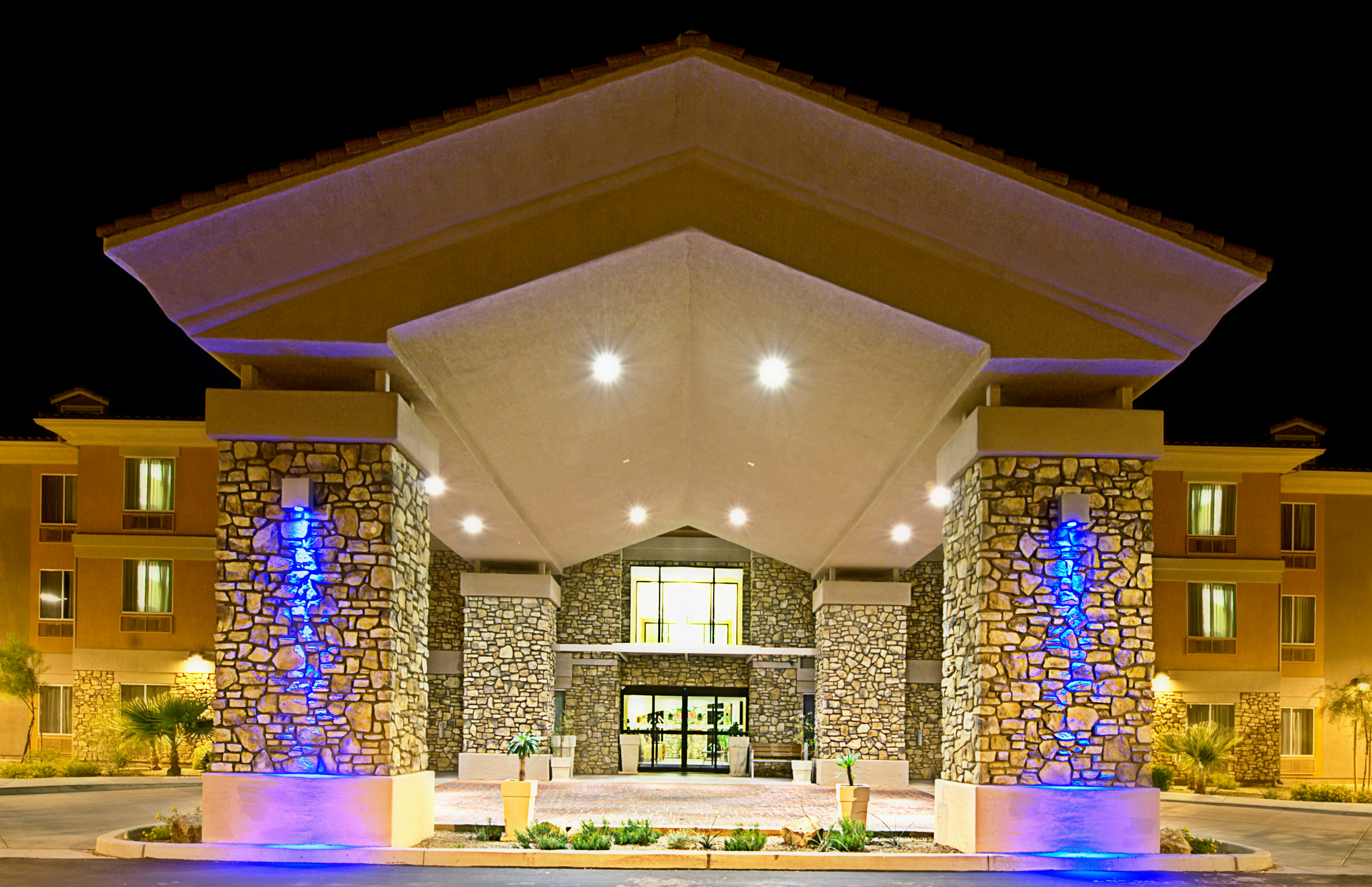 Holiday Inn Express Hotel Suites Tucson 6/62