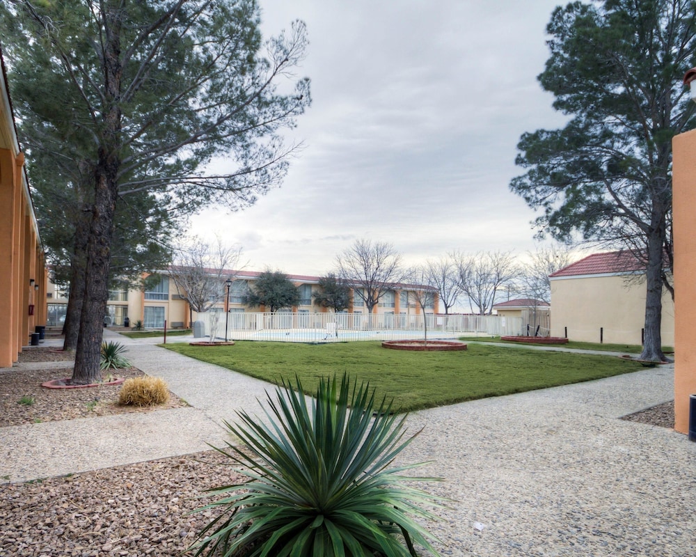 Studio6 Pecos, TX 55/60