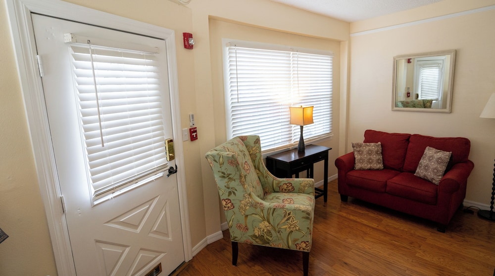 The Heirloom Inn 20/46