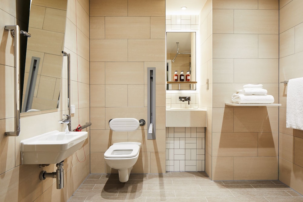 STAYBRIDGE SUITES MANCHESTER - OXFORD ROAD 51/52