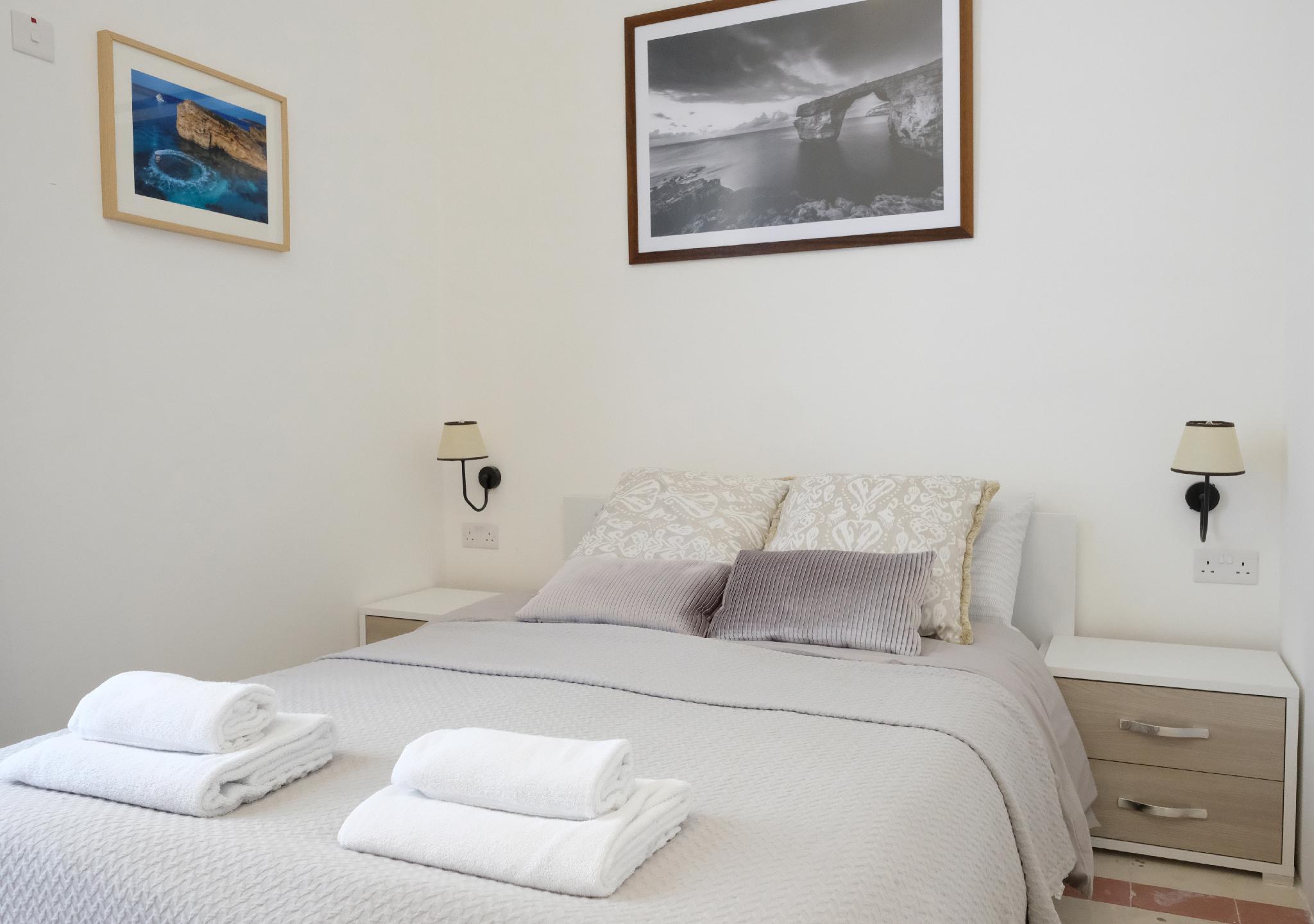 Garden, King Bed