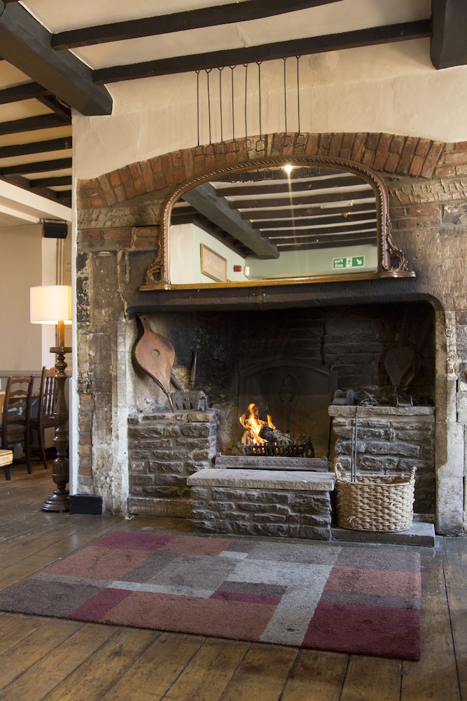 Red Lion - B&amp;B 6/39