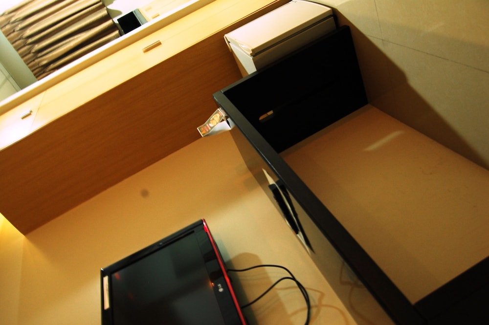 Rumi Apartelle Hotel 14/24