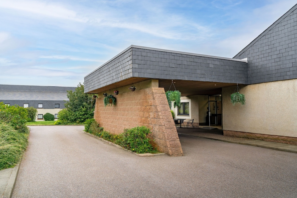 Waterside Hotel Peterhead 54/60