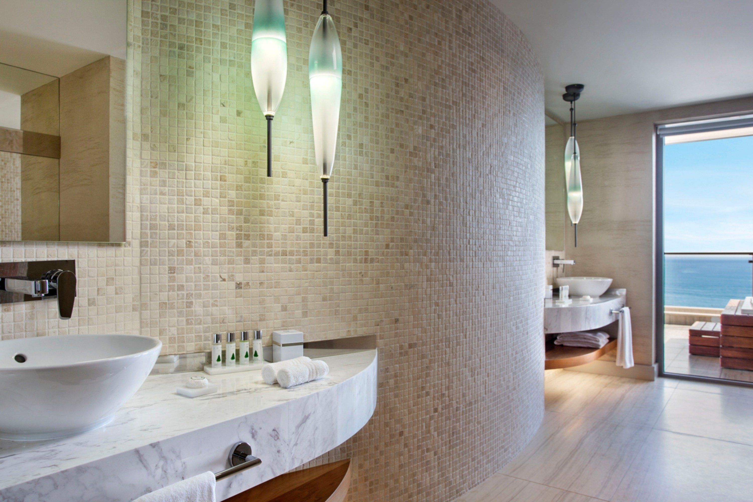 Acanthus and Cennet Barut Collection 19/20