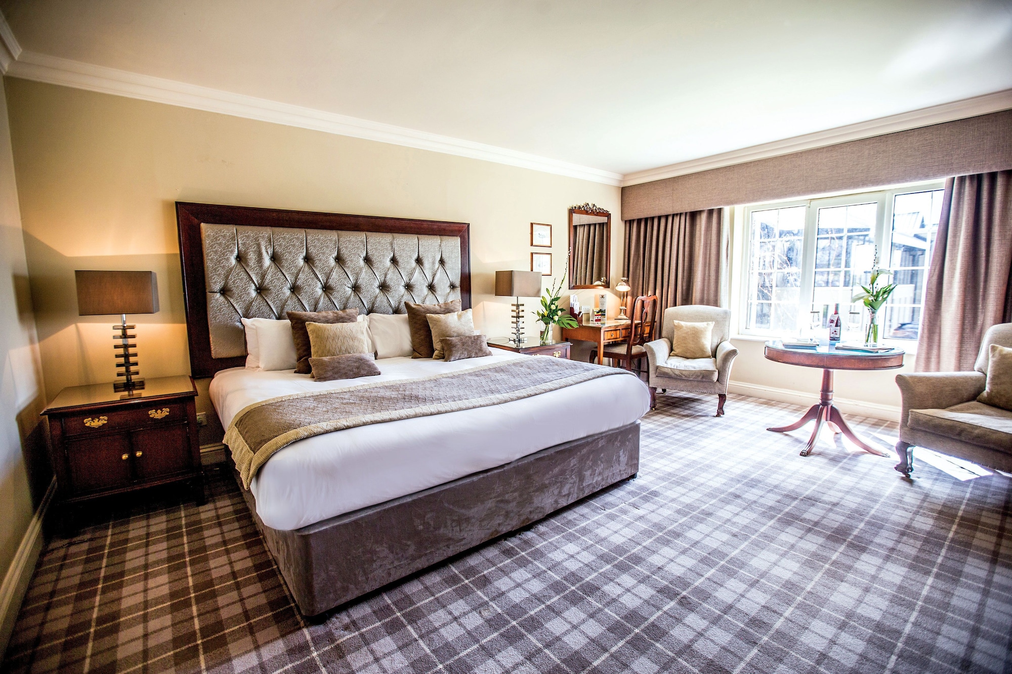 DELUXE, DOUBLE BED