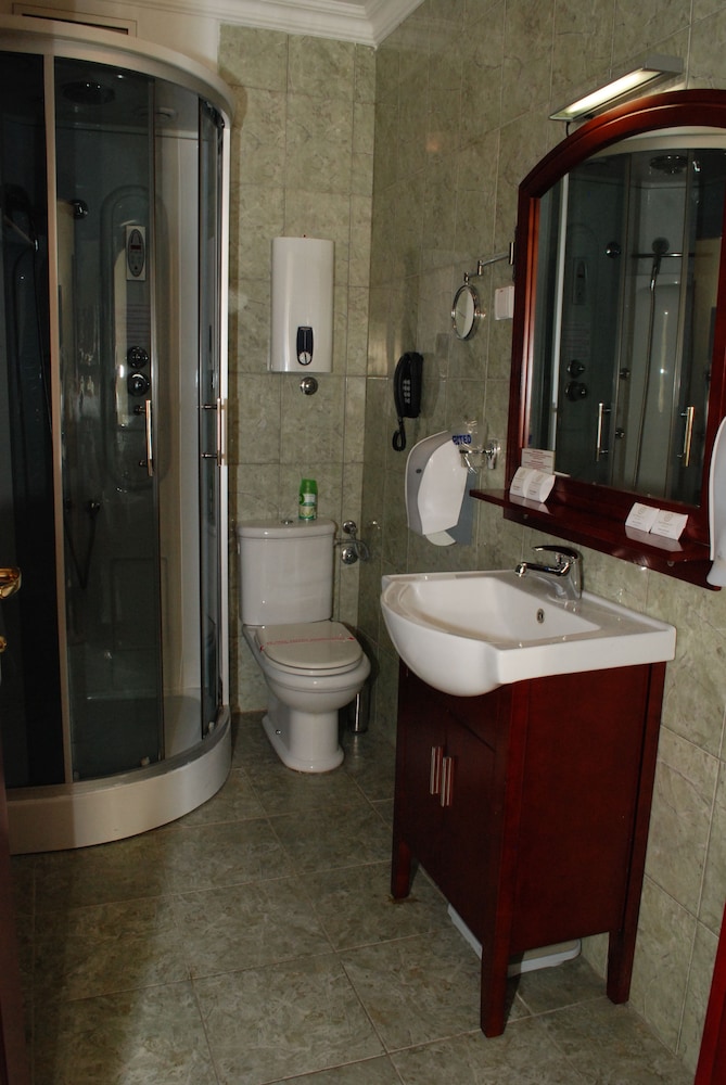 Planeta Inn Hotel 50/50