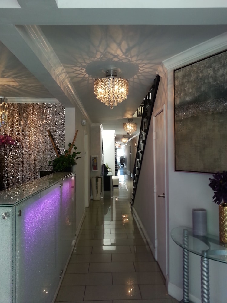 Hollywood Vip Hotel 20/40