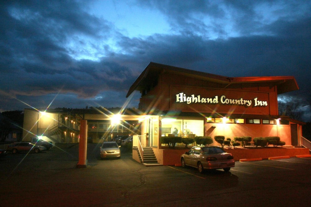 Highland Country Inn 4/55