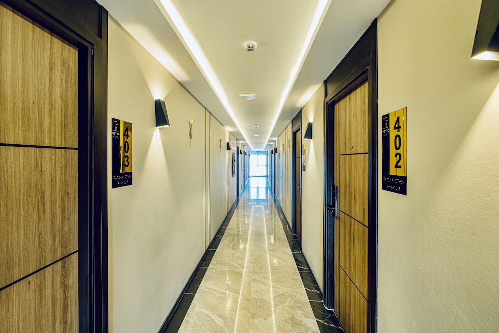Metro Hotel Phahonyothin 35 31/50