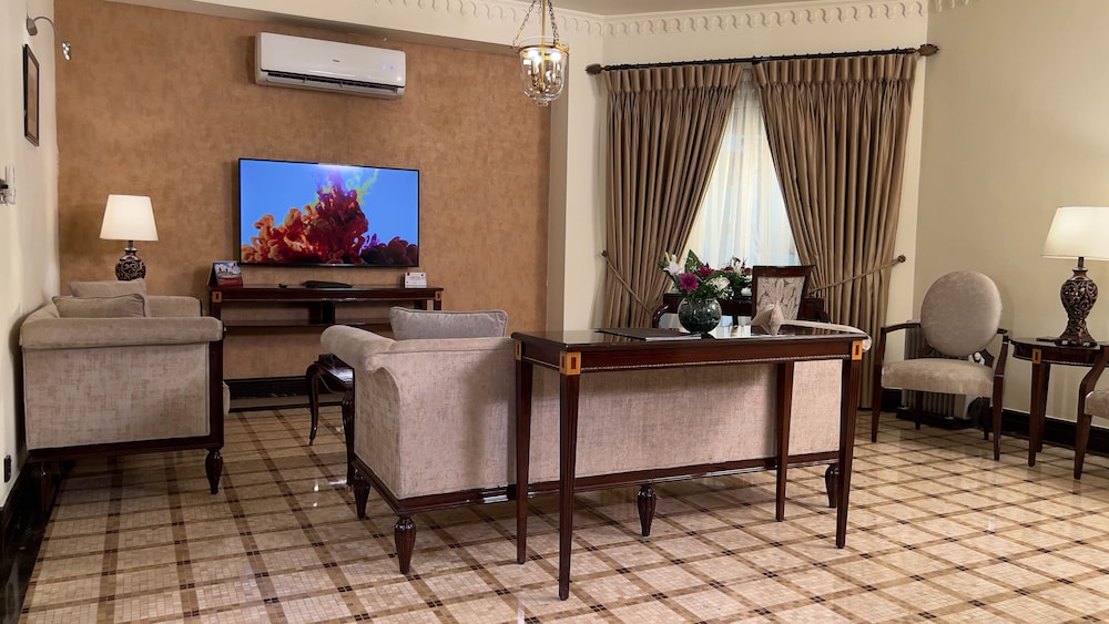 Heritage Luxury Suites - The Moor 51/65