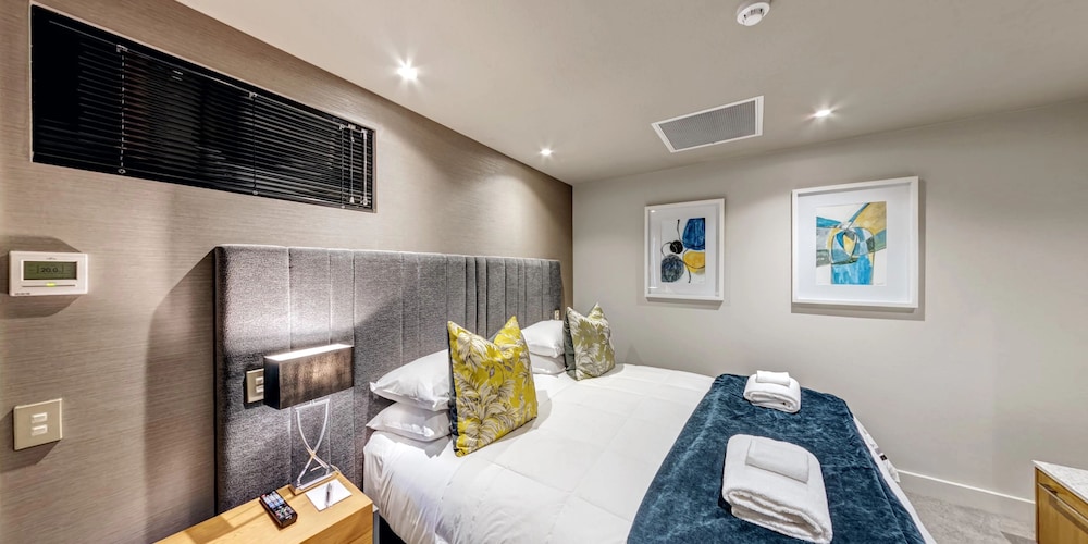 Distinction Dunedin Hotel 31/65