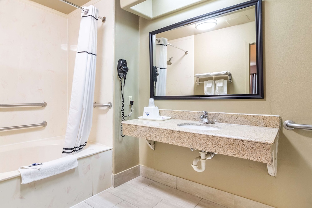 Americas Best Value Inn Houston Heights at I-45 17/40