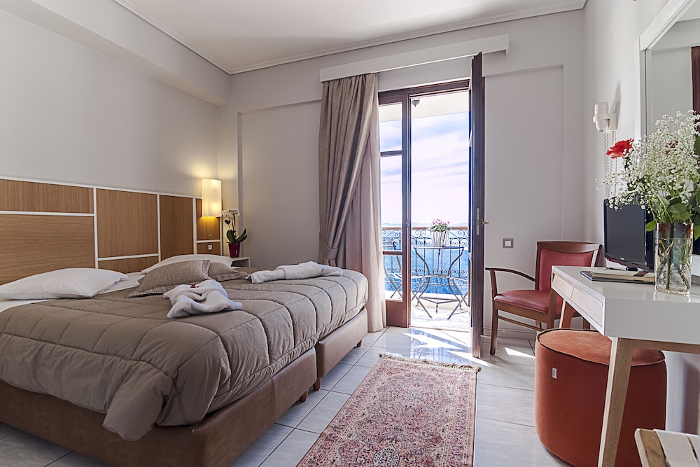 Fedriades Hotel 22/77