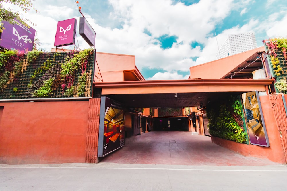 Hotel Ava Gil Puyat 43/56