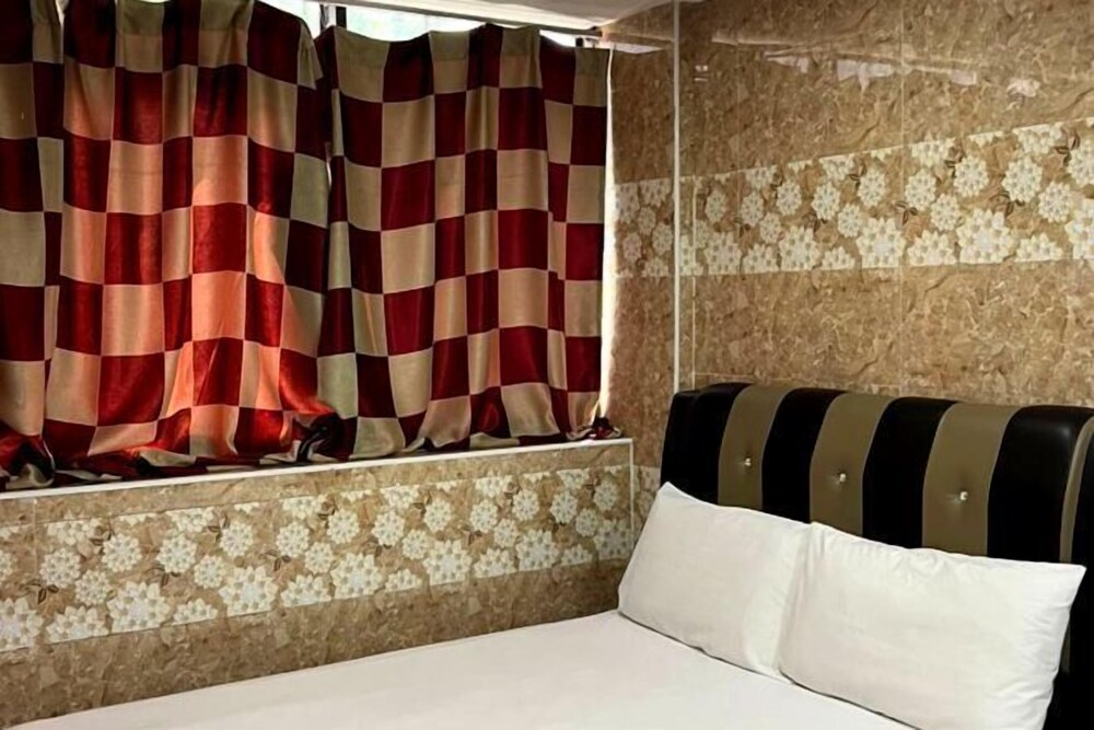 Ark Taman Melawati Hotel 15/32