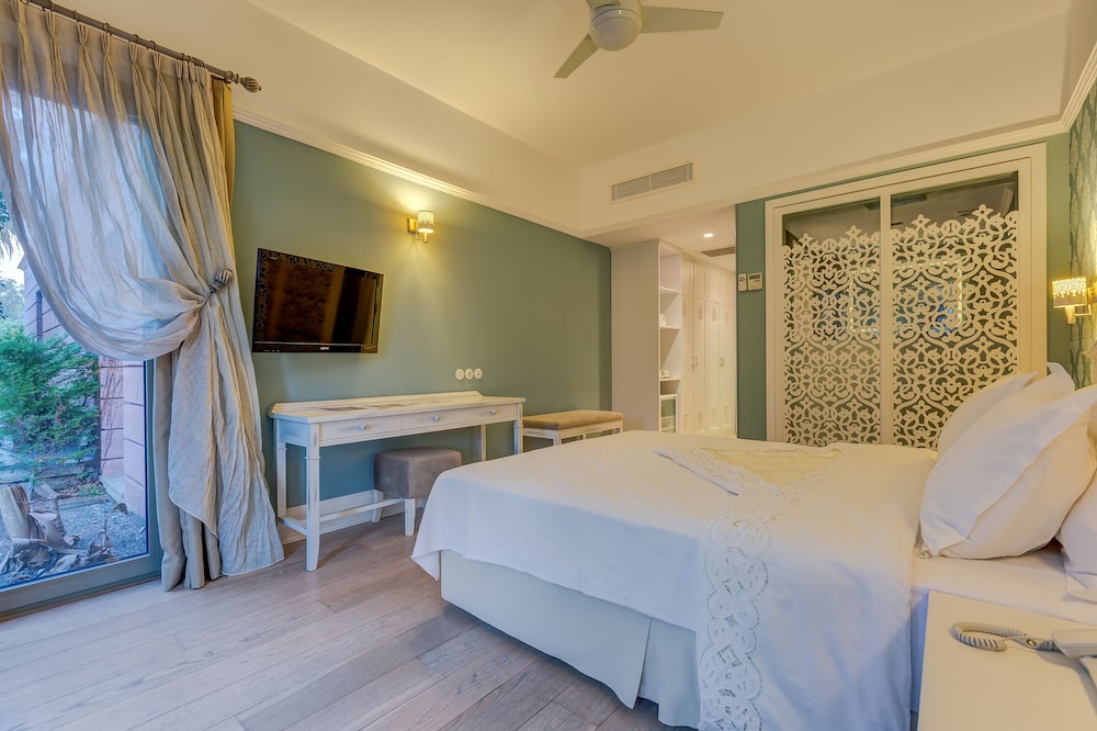 Antmare Hotel 13/50