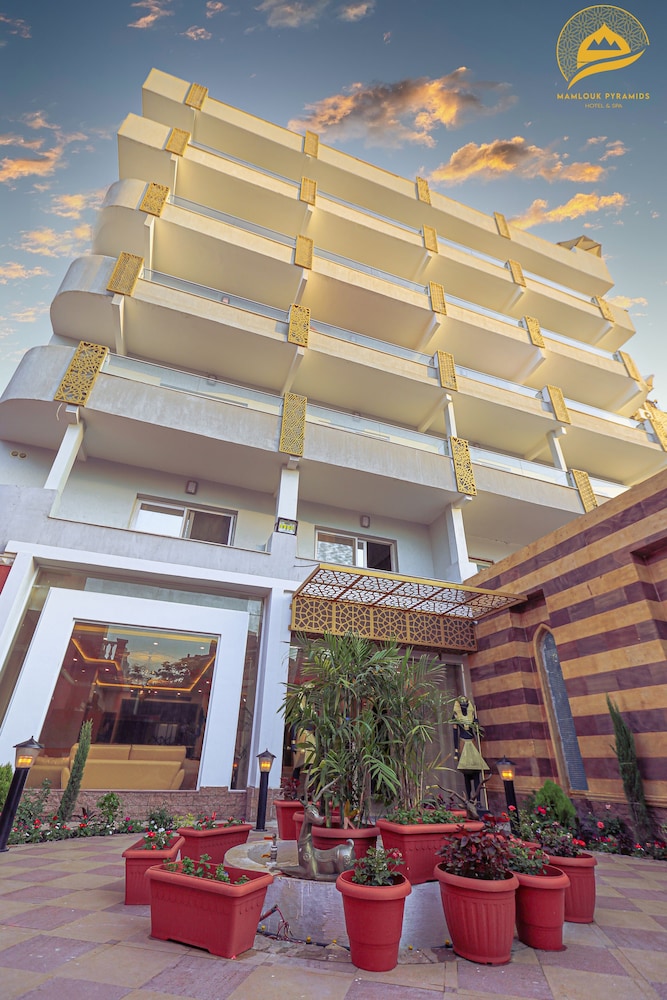 Mamlouk Pyramids Hotel in GIZA