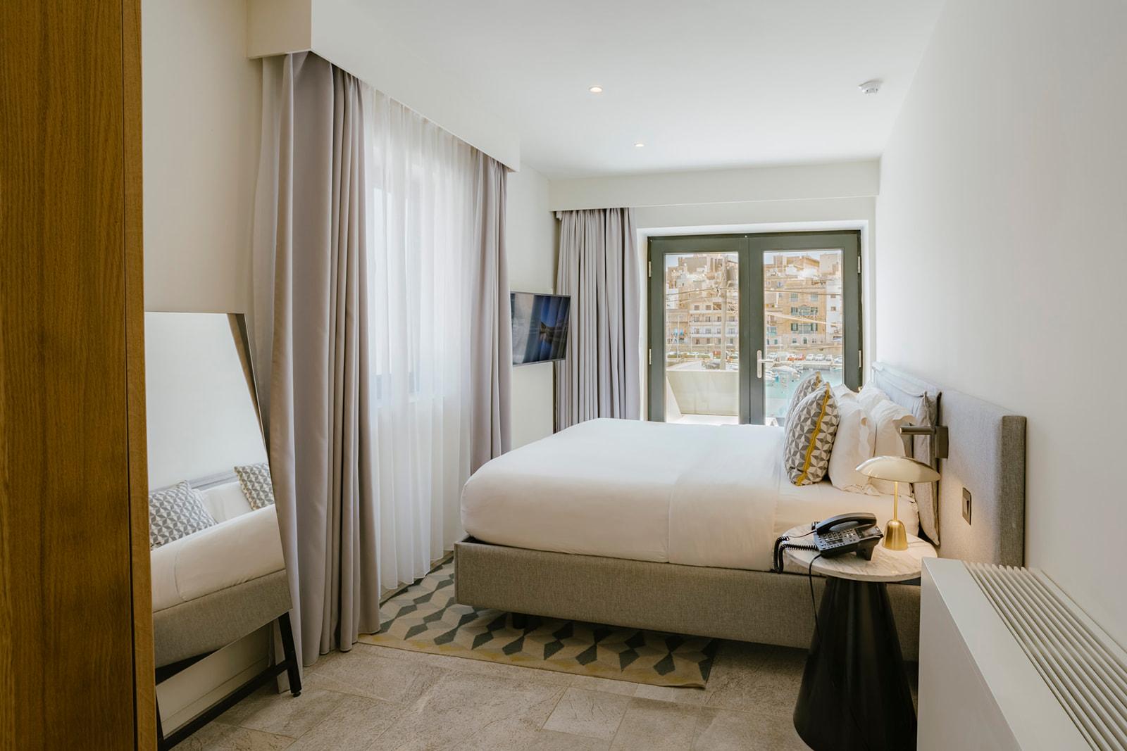 PRESIDENTIAL, SUITE