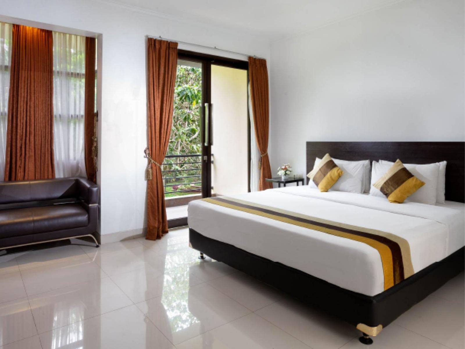 Town House, King and Twin Beds