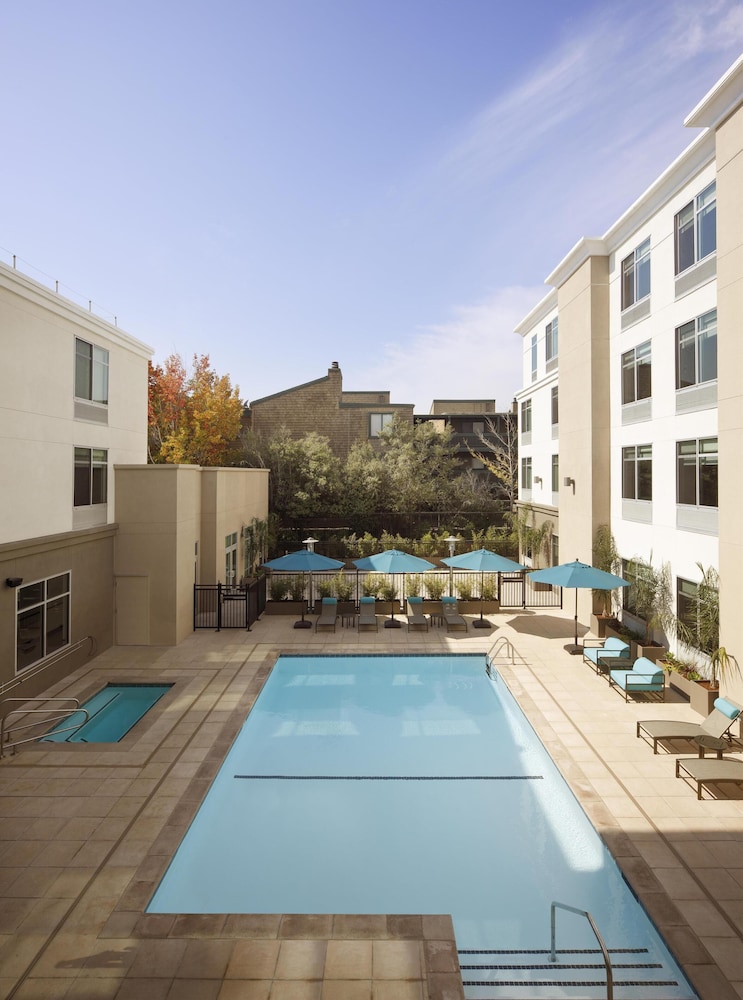 Hyatt Place Santa Cruz 41/49