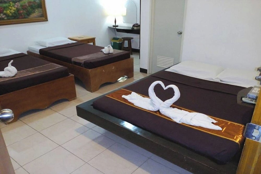 St. Nicolas Inn CDO City Center 6/55