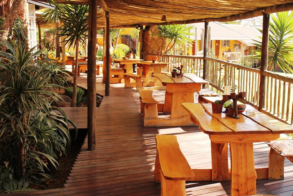 Flintstones Guest House Fourways 38/50