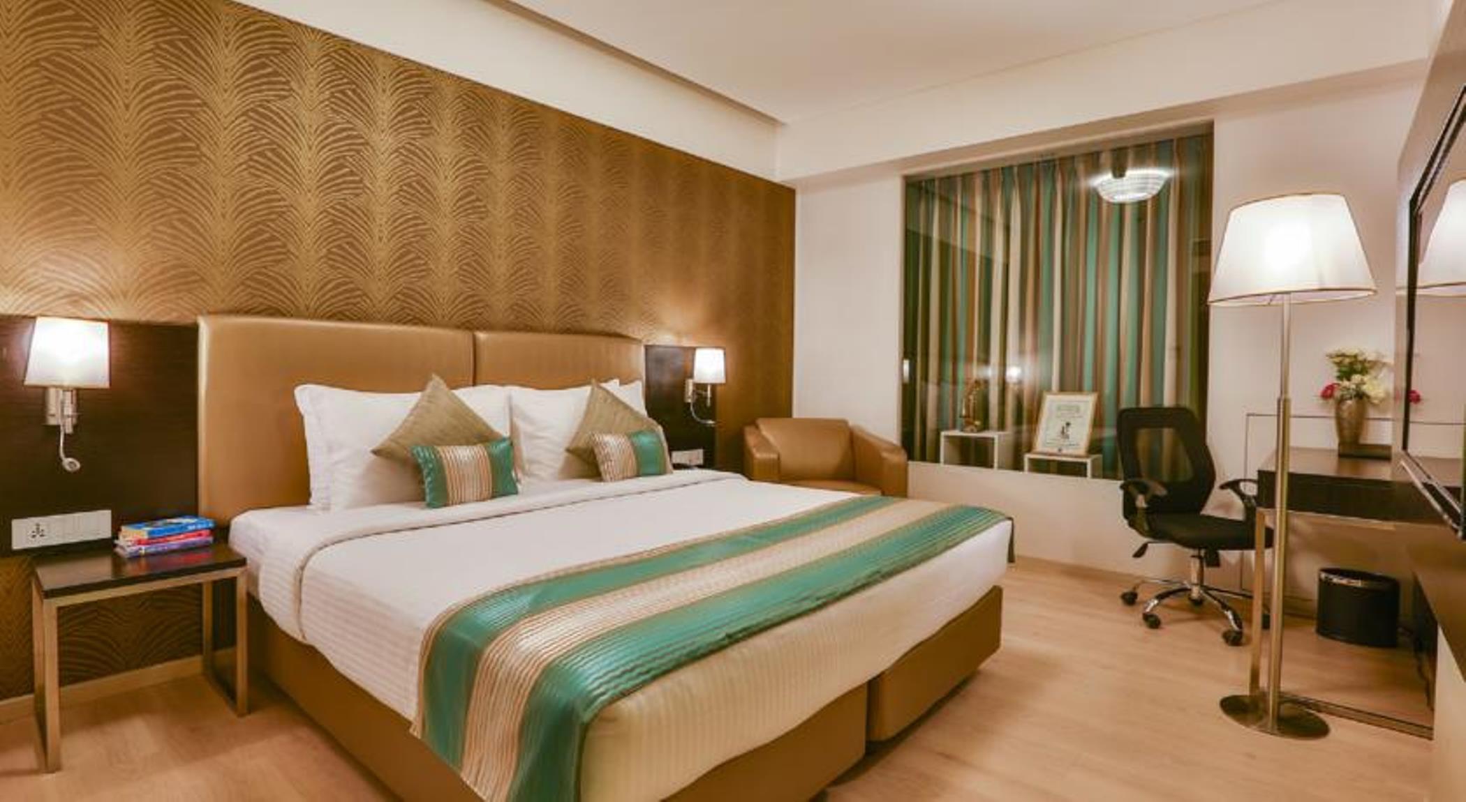 Club, Double Bed