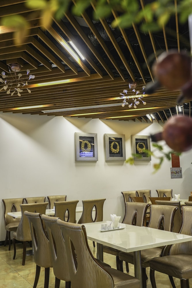 TND Hotel 132/140
