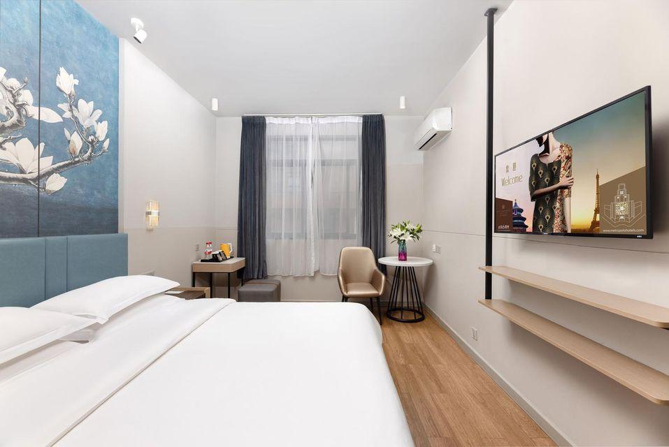 Jinjiang Metropolo Hotel (Ningbo Yinzhou Impression City Qianhu North Road Subway Station Store) 8/21
