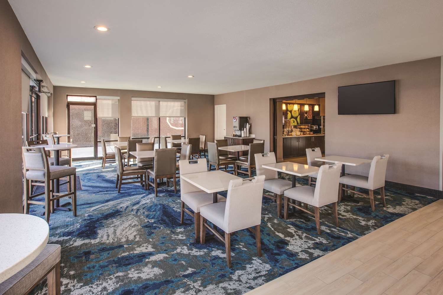 La Quinta Inn & Suites by Wyndham Philadelphia Airport 44/49