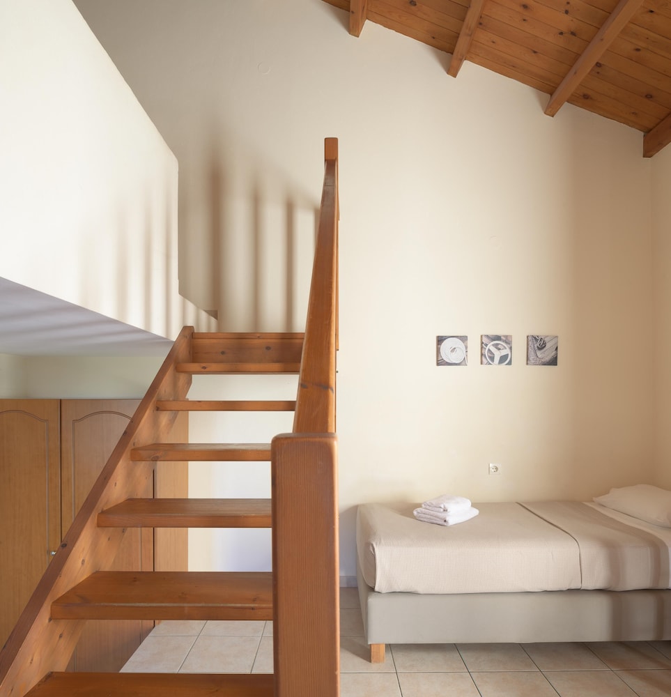Duplex, 1 Double and 1 Single Bed, Garden View