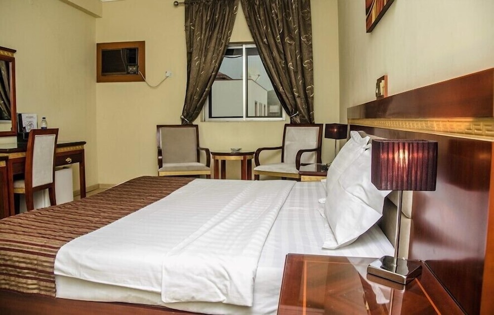 Hotel Rosebud 32/50