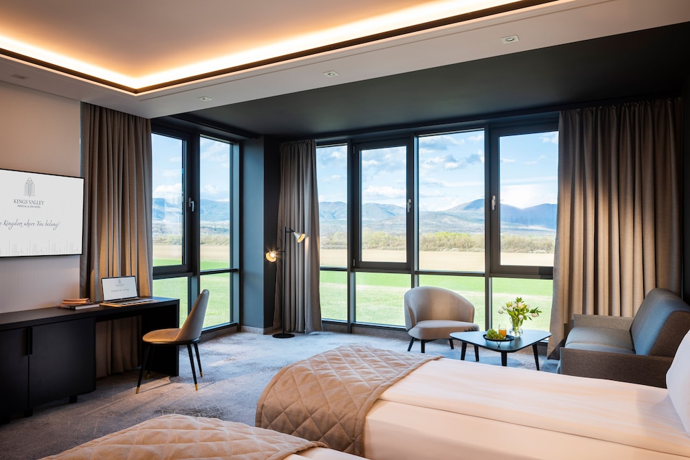 Kings' Valley Medical & Spa 10/50