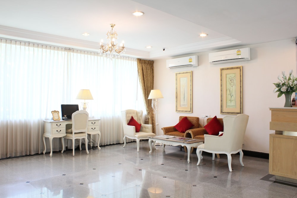 Romance Hotel Srinakarin 67/80
