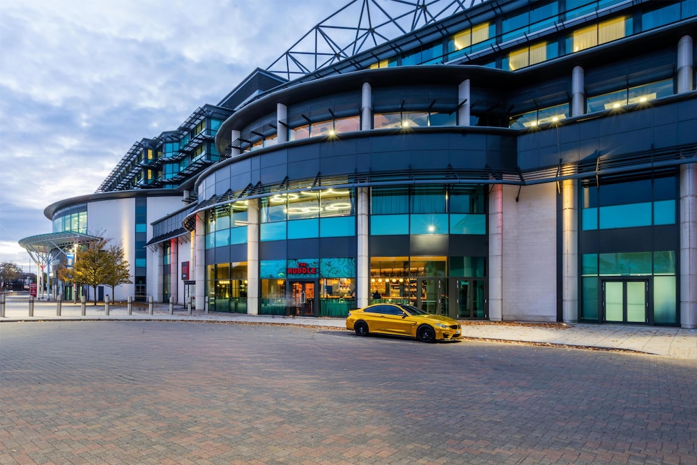 Radisson RED London Twickenham 61/62