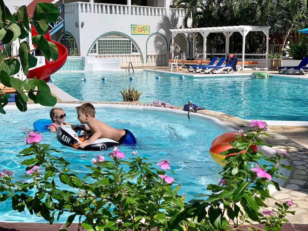 FRANKLYN D. RESORT AND SPA 42/50