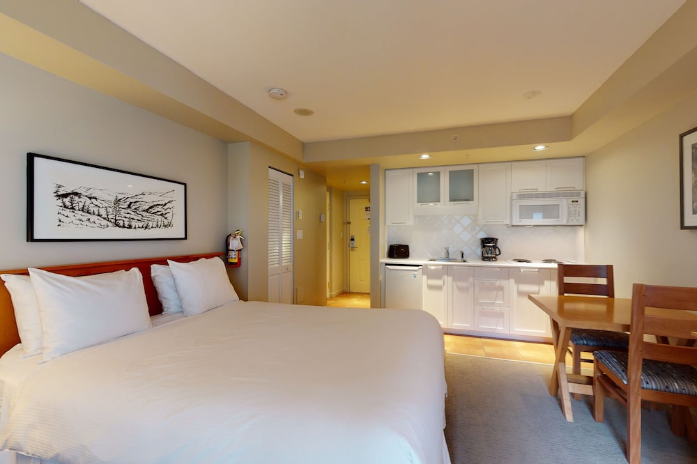 Whistler Peak Lodge 18/53