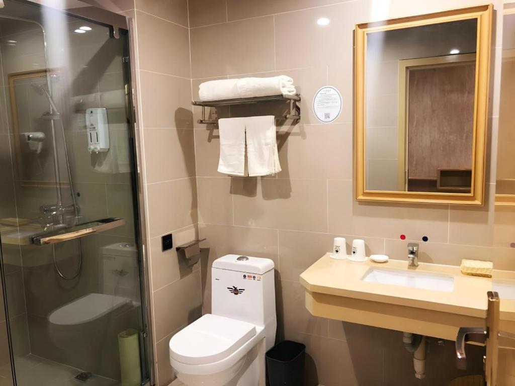 GreenTree Inn Urumqi Airport Tianyi International City 43/47