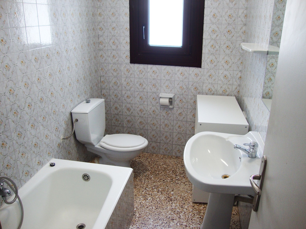 APARTAMENTOS ARINSAL 3000 55/58
