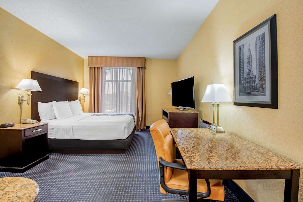 La Quinta Inn And Suites by Wyndham Mt. Laurel - Philadelphia 25/62
