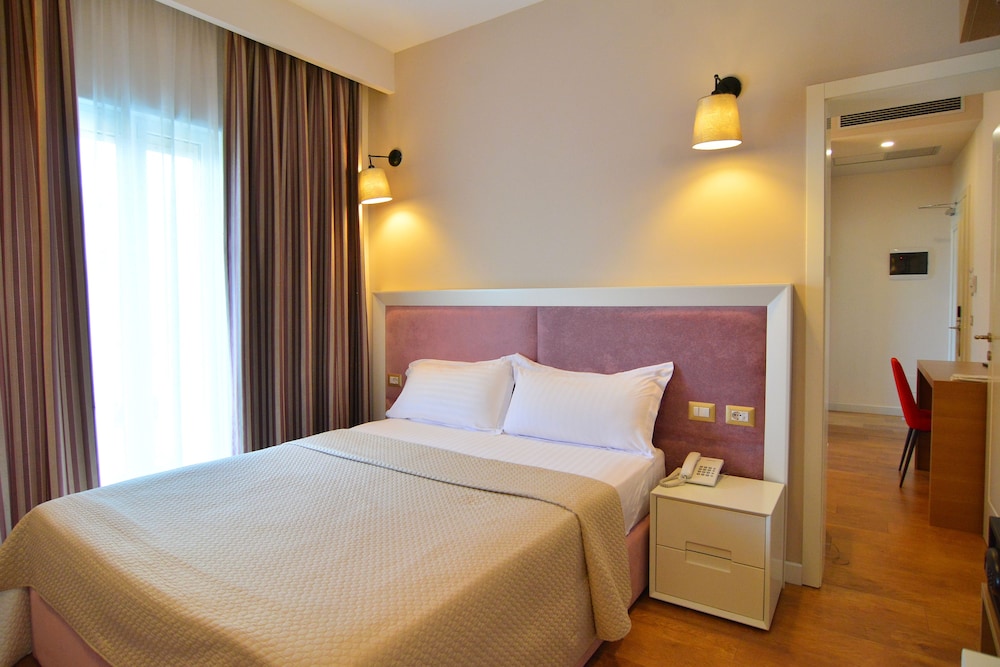 Sandy Beach Resort 11/74