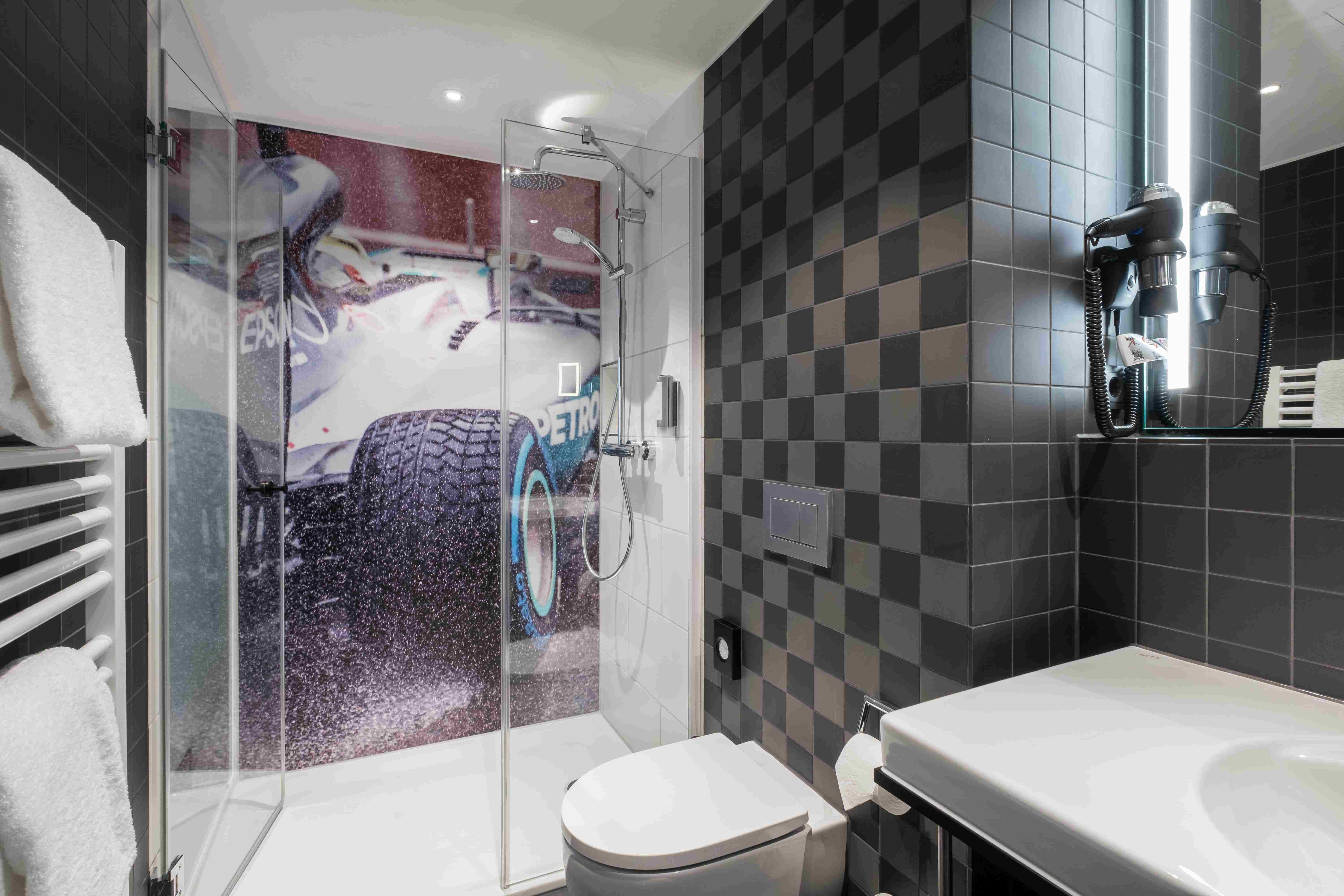 V8 Hotel Koln @ Motorworld 32/34