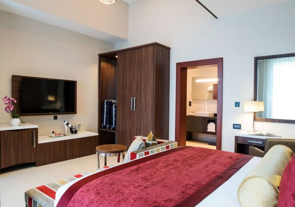 The Envoy Hotel 6/50